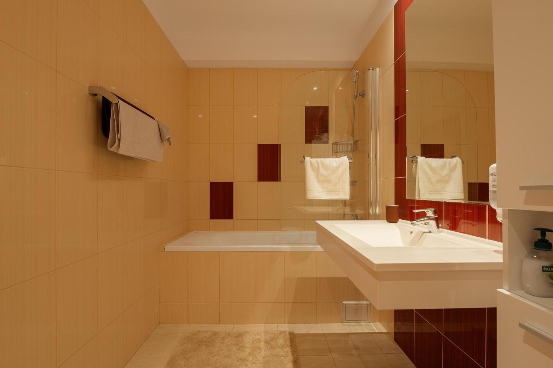 Airport Rin Nord Residence Apartment - Self Check-In Otopeni Ngoại thất bức ảnh